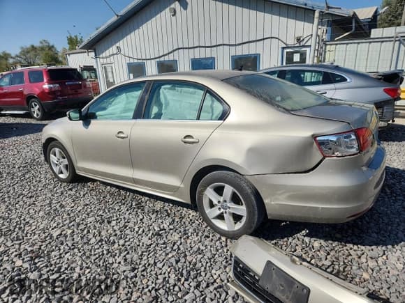 ✅ 2013 Volkswagen Jetta TDI w/Premium/Nav • VIN: 3VWLL7AJ7DM301448 • Lot: 80120565. Listed on Copart with 123,134 mi. Free auction sales archive from the USA and detailed vehicle history report at DreamBid. Image 2.