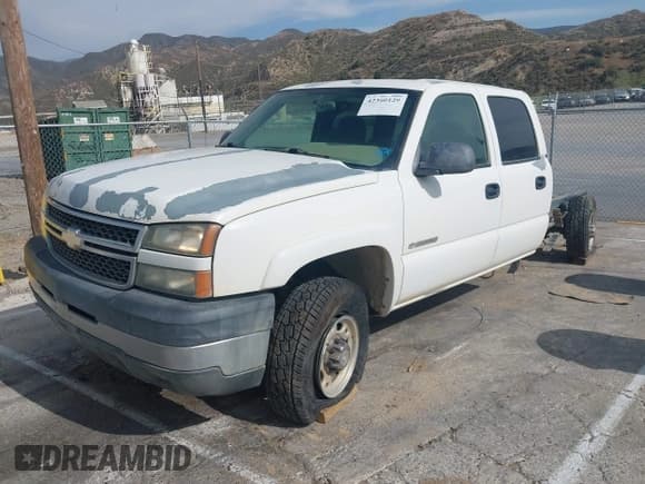 ✅ 2006 Chevrolet Silverado 1500 • VIN: 1GBHC23U36F265638 • Лот: 42360129. Опубликован ранее на IAAI с пробегом 182 385 миль. Бесплатный доступ к архиву аукционных продаж из США и подробный отчёт об истории автомобиля на DreamBid. Изображение 17.