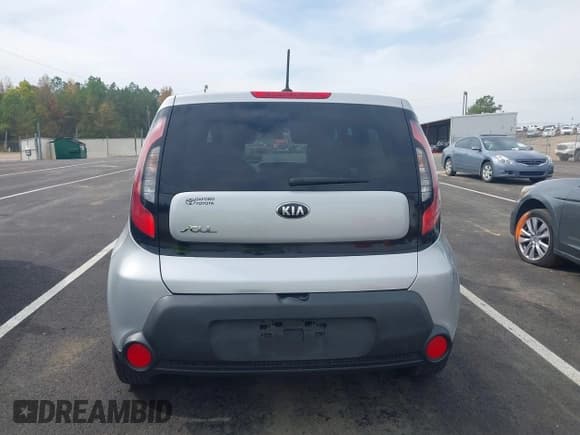 ✅ 2015 Kia Soul • VIN: KNDJN2A23F7808005 • Lot: 43537756. Listed on IAAI with 136,373 mi. Free auction sales archive from the USA and detailed vehicle history report at DreamBid. Image 17.