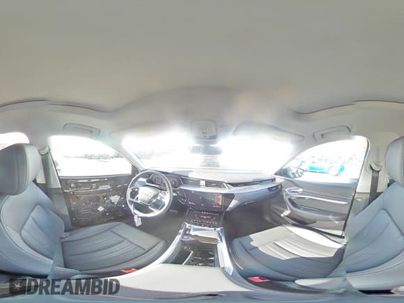 ✅ 2024 Audi Q8 e-tron Premium Plus • VIN: WA15AAGE2RB033152 • Lot: 67158044. Wystawiony na Copart z przebiegiem 1 521 mil. Bezpłatny archiwum sprzedaży aukcyjnych z USA i szczegółowy raport historii pojazdu na DreamBid. Zdjęcie 12.