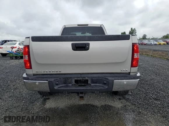 ✅ 2007 Chevrolet Silverado 2500HD 2LT • VIN: 1GCHK23697F504854 • Лот: 58057985. Опубликован ранее на Copart с пробегом 269 143 миль. Бесплатный доступ к архиву аукционных продаж из США и подробный отчёт об истории автомобиля на DreamBid. Изображение 6.