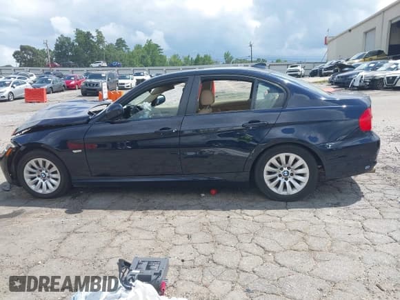 ✅ 2009 BMW 3 Series 328i • VIN: WBAPH775X9NM30908 • Lot: 42826473. Wystawiony na IAAI z przebiegiem 212 295 mil. Bezpłatny archiwum sprzedaży aukcyjnych z USA i szczegółowy raport historii pojazdu na DreamBid. Zdjęcie 14.