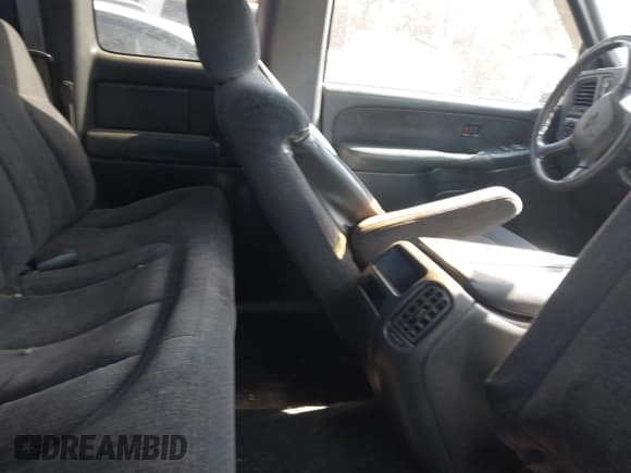 ✅ 1999 Chevrolet Silverado 1500 LS • VIN: 1GCEK19T9XE102607 • Lot: 43567335. Listed on IAAI with 415,306 mi. Free auction sales archive from the USA and detailed vehicle history report at DreamBid. Image 8.