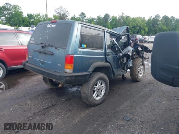 ✅ 1997 Jeep Cherokee SE • VIN: 1J4FJ28S4VL547975 • Lot: 42363966. Wystawiony na IAAI z przebiegiem Nie podano. Bezpłatny archiwum sprzedaży aukcyjnych z USA i szczegółowy raport historii pojazdu na DreamBid. Zdjęcie 4.