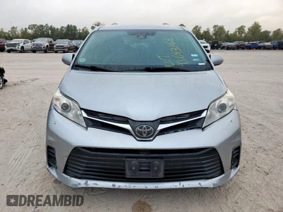 ✅ 2019 Toyota Sienna LE • VIN: 5TDKZ3DC3KS976374 • Lot: 93693165. Listed on Copart with 343,637 mi. Free auction sales archive from the USA and detailed vehicle history report at DreamBid. Image 5.