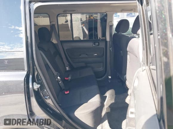 ✅ 2005 Scion xB • VIN: JTLKT334254029911 • Lot: 43417907. Listed on IAAI with 121,308 mi. Free auction sales archive from the USA and detailed vehicle history report at DreamBid. Image 8.