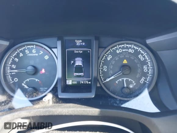 ✅ 2017 Toyota Tacoma TRD Sport • VIN: 5TFCZ5AN4HX085597 • Lot: 43647996. Listed on IAAI with 74,176 mi. Free auction sales archive from the USA and detailed vehicle history report at DreamBid. Image 7.