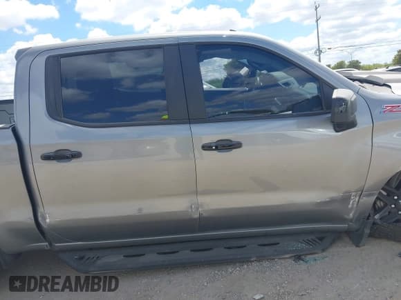 ✅ 2024 Chevrolet Silverado 1500 LT Trail Boss • VIN: 3GCUDFED3RG333550 • Lot: 43269407. Wystawiony na IAAI z przebiegiem Nie podano. Bezpłatny archiwum sprzedaży aukcyjnych z USA i szczegółowy raport historii pojazdu na DreamBid. Zdjęcie 12.