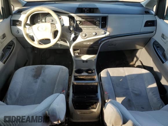 ✅ 2011 Toyota Sienna LE • VIN: 5TDJK3DC6BS004669 • Lot: 87207195. Wystawiony na Copart z przebiegiem 204 081 mil. Bezpłatny archiwum sprzedaży aukcyjnych z USA i szczegółowy raport historii pojazdu na DreamBid. Zdjęcie 8.