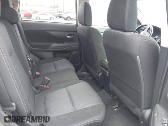 2016 Mitsubishi Outlander SE z VIN JA4AZ3A31GZ015790, wystawiony jako IAAI lot #42131804 z przebiegiem 298 900 mil mil oraz . Historia ofert i sprzedaży dostępna na DreamBid. Obrazek 8.