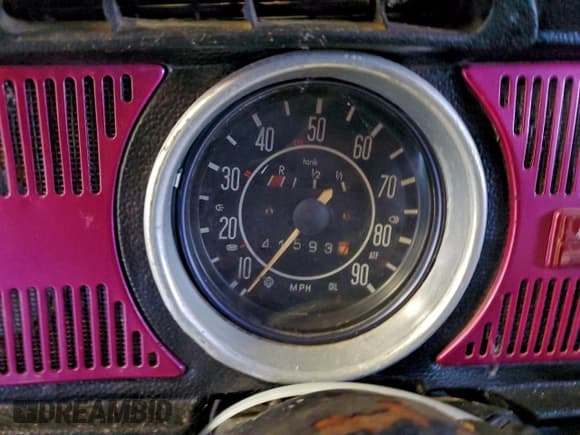 ✅ 1974 Volkswagen Beetle • VIN: 1142098442 • Lot: 95153105. Wystawiony na Copart z przebiegiem 41 593 mil. Bezpłatny archiwum sprzedaży aukcyjnych z USA i szczegółowy raport historii pojazdu na DreamBid. Zdjęcie 9.