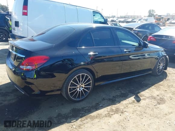 ✅ 2018 Mercedes-Benz C 300 • VIN: 55SWF4JB5JU266468 • Lot: 43356114. Listed on IAAI with 74,166 mi. Free auction sales archive from the USA and detailed vehicle history report at DreamBid. Image 4.