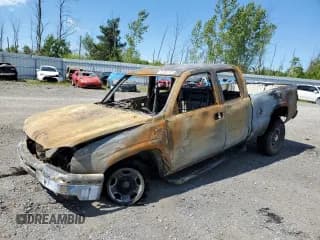 ✅ 2004 Chevrolet Silverado 2500HD LS • VIN: 1GCHK29U24E343268 • Lot: 71235175. Wystawiony na Copart z przebiegiem Nie podano. Bezpłatny archiwum sprzedaży aukcyjnych z USA i szczegółowy raport historii pojazdu na DreamBid. Zdjęcie 1.