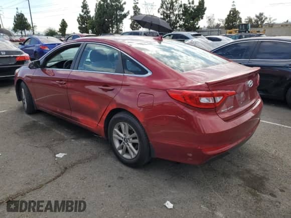 2015 Hyundai Sonata SE с VIN 5NPE24AF7FH184116, выставлен на аукционе Copart как лот 86142985 с пробегом 179 111 миль миль и Чистый • Clean title. История ставок и продаж доступна на DreamBid. Изображение 2.