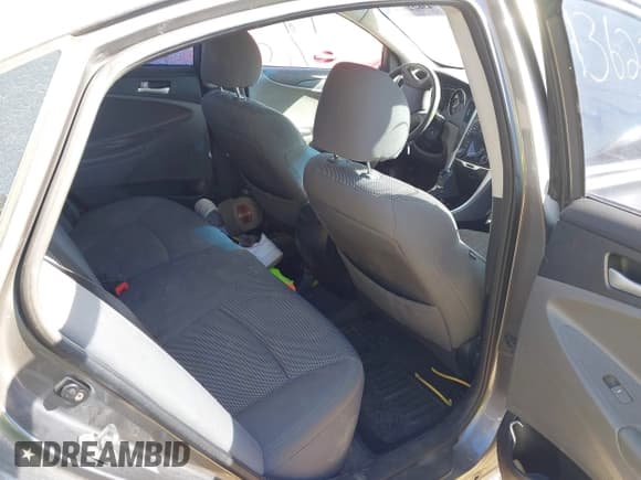 ✅ 2011 Hyundai Sonata GLS • VIN: 5NPEB4AC9BH119848 • Lot: 43622834. Listed on IAAI with 204,854 mi. Free auction sales archive from the USA and detailed vehicle history report at DreamBid. Image 8.