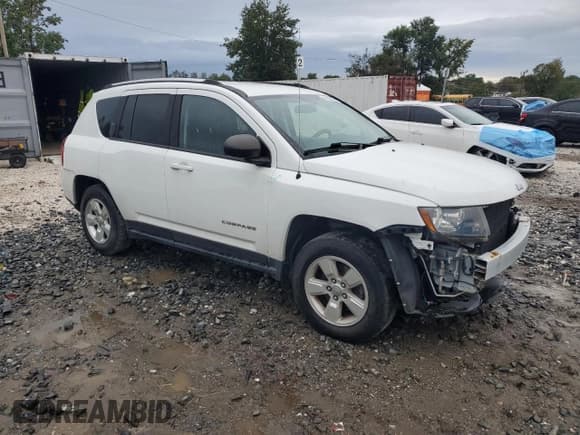 ✅ 2015 Jeep Compass Sport • VIN: 1C4NJCBA7FD218853 • Лот: 82328395. Опубликован ранее на Copart с пробегом 102 209 миль. Бесплатный доступ к архиву аукционных продаж из США и подробный отчёт об истории автомобиля на DreamBid. Изображение 4.