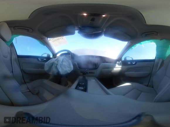 ✅ 2018 Volvo XC60 Momentum • VIN: YV4A22RK2J1080618 • Лот: 43383541. Опубликован ранее на IAAI с пробегом 95 935 миль. Бесплатный доступ к архиву аукционных продаж из США и подробный отчёт об истории автомобиля на DreamBid. Изображение 18.