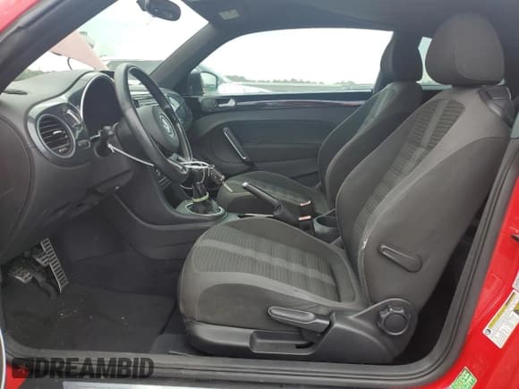 ✅ 2012 Volkswagen Beetle Turbo • VIN: 3VW467AT7CM649911 • Lot: 76279714. Listed on Copart with 117,326 mi. Free auction sales archive from the USA and detailed vehicle history report at DreamBid. Image 7.