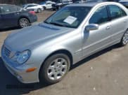 ✅ 2005 Mercedes-Benz C 240 • VIN: WDBRF81J95F599348 • Lot: 41725376. Wystawiony na IAAI z przebiegiem 210 859 mil. Bezpłatny archiwum sprzedaży aukcyjnych z USA i szczegółowy raport historii pojazdu na DreamBid. Zdjęcie 6.