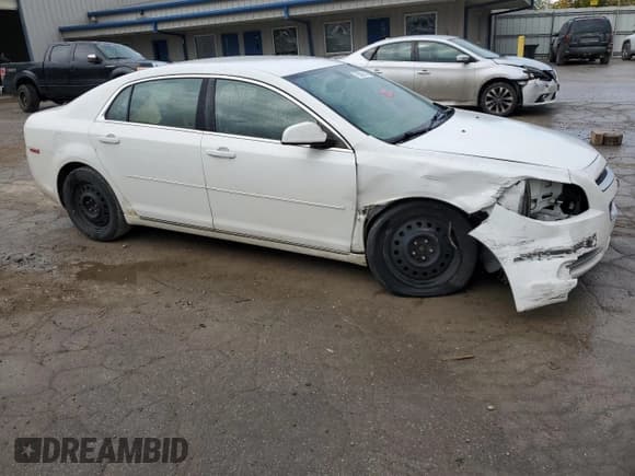 ✅ 2011 Chevrolet Malibu 1LT • VIN: 1G1ZC5E11BF139639 • Lot: 75858714. Wystawiony na Copart z przebiegiem 242 681 mil. Bezpłatny archiwum sprzedaży aukcyjnych z USA i szczegółowy raport historii pojazdu na DreamBid. Zdjęcie 4.