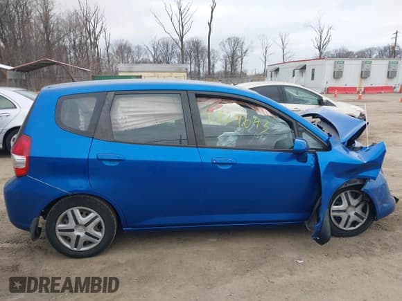 ✅ 2008 Honda Fit • VIN: JHMGD38498S017762 • Lot: 41729643. Listed on IAAI with 194,982 mi. Free auction sales archive from the USA and detailed vehicle history report at DreamBid. Image 13.