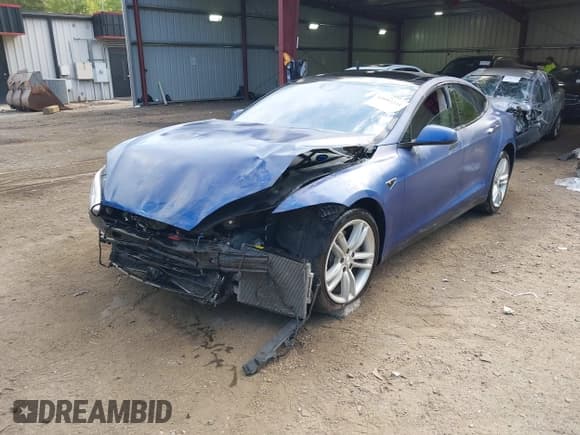 ✅ 2015 Tesla Model S 85D • VIN: 5YJSA1H29FF083519 • Лот: 43092231. Опубликован ранее на IAAI с пробегом 144 750 миль. Бесплатный доступ к архиву аукционных продаж из США и подробный отчёт об истории автомобиля на DreamBid. Изображение 20.
