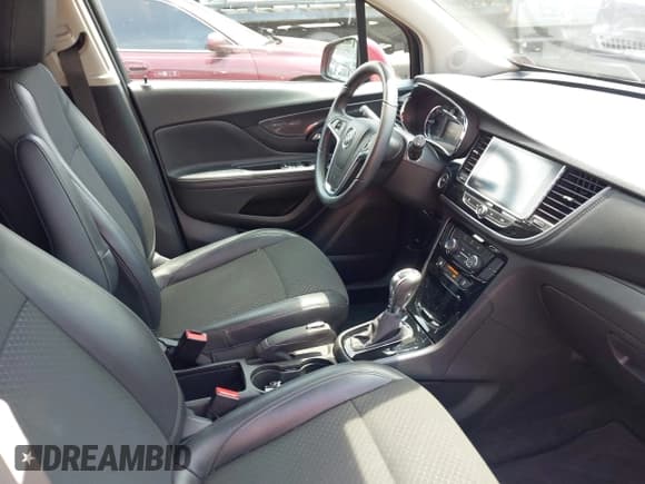 ✅ 2018 Buick Encore Sport Touring • VIN: KL4CJ2SB6JB618413 • Lot: 42711877. Wystawiony na IAAI z przebiegiem 47 351 mil. Bezpłatny archiwum sprzedaży aukcyjnych z USA i szczegółowy raport historii pojazdu na DreamBid. Zdjęcie 5.