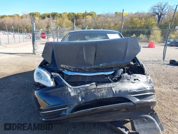 ✅ 2012 Chrysler 200 LX • VIN: 1C3CCBAB0CN248602 • Lot: 43604360. Wystawiony na IAAI z przebiegiem 152 799 mil. Bezpłatny archiwum sprzedaży aukcyjnych z USA i szczegółowy raport historii pojazdu na DreamBid. Zdjęcie 12.