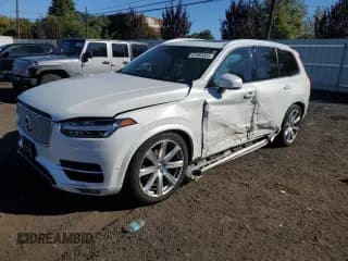 ✅ 2017 Volvo XC90 Inscription • VIN: YV4A22PL3H1166056 • Lot: 81983835. Wystawiony na Copart z przebiegiem 94 785 mil. Bezpłatny archiwum sprzedaży aukcyjnych z USA i szczegółowy raport historii pojazdu na DreamBid. Zdjęcie 1.