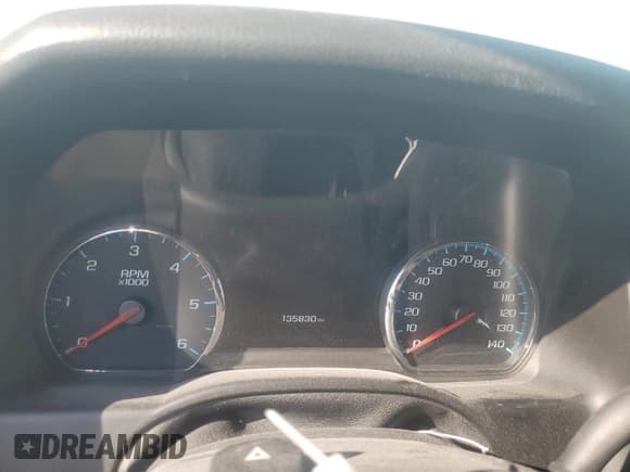 ✅ 2019 Chevrolet Suburban Premier • VIN: 1GNSKJKJ7KR147758 • Lot: 80501275. Wystawiony na Copart z przebiegiem 135 830 mil. Bezpłatny archiwum sprzedaży aukcyjnych z USA i szczegółowy raport historii pojazdu na DreamBid. Zdjęcie 9.