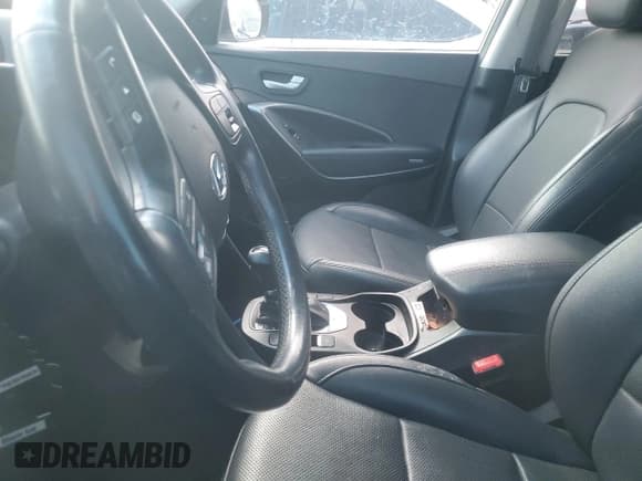 ✅ 2017 Hyundai Santa Fe Ultimate • VIN: 5XYZWDLA9HG492017 • Лот: 68875323. Опубликован ранее на Copart с пробегом Не указан. Бесплатный доступ к архиву аукционных продаж из США и подробный отчёт об истории автомобиля на DreamBid. Изображение 7.