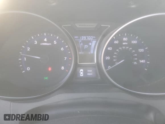 ✅ 2013 Hyundai Veloster Turbo • VIN: KMHTC6AE1DU105934 • Lot: 84446694. Wystawiony na Copart z przebiegiem 139 700 mil. Bezpłatny archiwum sprzedaży aukcyjnych z USA i szczegółowy raport historii pojazdu na DreamBid. Zdjęcie 9.