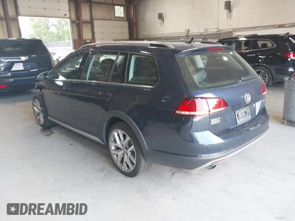 ✅ 2019 Volkswagen Golf S • VIN: 3VWH17AU6KM515754 • Lot: 42774524. Wystawiony na IAAI z przebiegiem 23 981 mil. Bezpłatny archiwum sprzedaży aukcyjnych z USA i szczegółowy raport historii pojazdu na DreamBid. Zdjęcie 3.