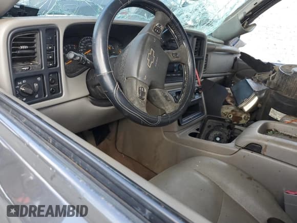 ✅ 2006 Chevrolet Silverado 2500HD LT3 • VIN: 1GCHK23206F101115 • Lot: 68626005. Wystawiony na Copart z przebiegiem Nie podano. Bezpłatny archiwum sprzedaży aukcyjnych z USA i szczegółowy raport historii pojazdu na DreamBid. Zdjęcie 8.