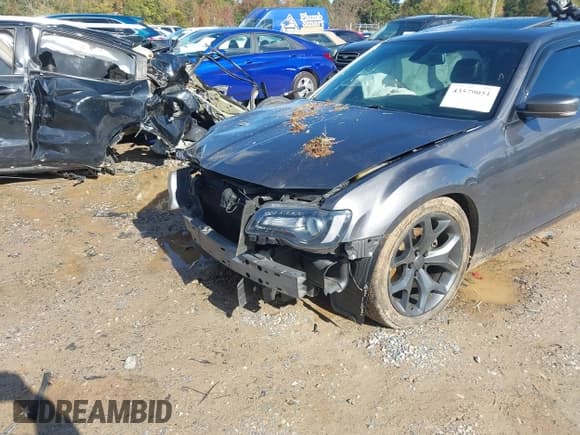 ✅ 2022 Chrysler 300 S • VIN: 2C3CCABG8NH130829 • Lot: 43579051. Listed on IAAI with 59,486 mi. Free auction sales archive from the USA and detailed vehicle history report at DreamBid. Image 6.