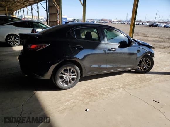 ✅ 2019 Toyota Yaris L • VIN: 3MYDLBYV4KY508325 • Lot: 47308105. Wystawiony na Copart z przebiegiem Nie podano. Bezpłatny archiwum sprzedaży aukcyjnych z USA i szczegółowy raport historii pojazdu na DreamBid. Zdjęcie 3.