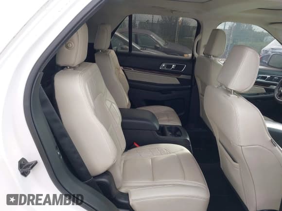 ✅ 2018 Ford Explorer Platinum • VIN: 1FM5K8HT0JGA96195 • Лот: 43659156. Опубликован ранее на IAAI с пробегом 75 269 миль. Бесплатный доступ к архиву аукционных продаж из США и подробный отчёт об истории автомобиля на DreamBid. Изображение 8.