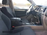 ✅ 2004 Toyota 4Runner SR5 • VIN: JTEZU14R448019910 • Lot: 43793651. Wystawiony na IAAI z przebiegiem 233 070 mil. Bezpłatny archiwum sprzedaży aukcyjnych z USA i szczegółowy raport historii pojazdu na DreamBid. Zdjęcie 5.