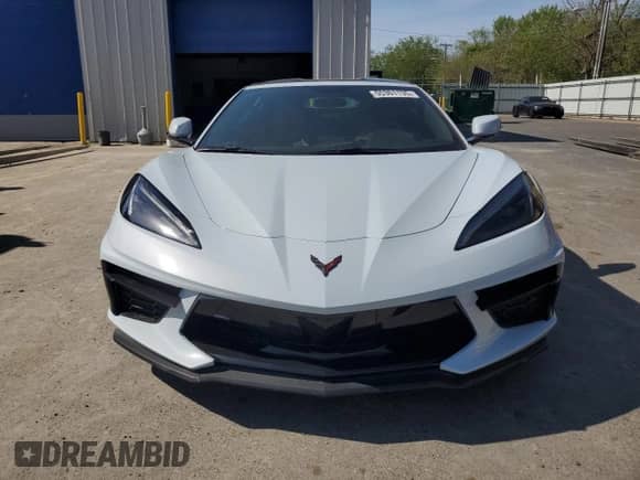 2023 Chevrolet Corvette 1LT z VIN 1G1YA2D47P5142179, wystawiony jako Copart lot #55301135 z przebiegiem Nie podano mil oraz Szkoda całkowita • Salvage title. Historia ofert i sprzedaży dostępna na DreamBid. Obrazek 5.