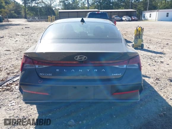 ✅ 2024 Hyundai Elantra Limited • VIN: KMHLP4DG5RU652220 • Лот: 43422072. Опубликован ранее на IAAI с пробегом 14 978 миль. Бесплатный доступ к архиву аукционных продаж из США и подробный отчёт об истории автомобиля на DreamBid. Изображение 16.