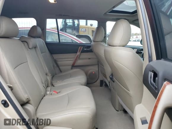 ✅ 2010 Toyota Highlander Limited • VIN: 5TDDK3EH7AS034625 • Lot: 90348955. Listed on Copart with 140,974 mi. Free auction sales archive from the USA and detailed vehicle history report at DreamBid. Image 11.