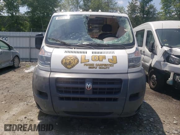 ✅ 2018 Ram ProMaster Cargo • VIN: 3C6TRVAG1JE104170 • Lot: 66542815. Wystawiony na Copart z przebiegiem Nie podano. Bezpłatny archiwum sprzedaży aukcyjnych z USA i szczegółowy raport historii pojazdu na DreamBid. Zdjęcie 5.