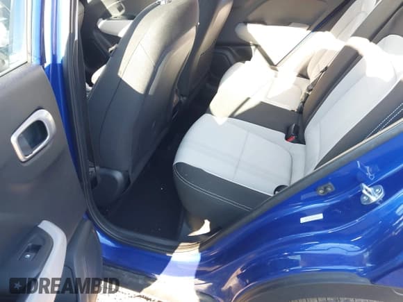 ✅ 2024 Hyundai Venue SEL • VIN: KMHRC8A31RU305739 • Lot: 41577994. Listed on IAAI with 11,756 mi. Free auction sales archive from the USA and detailed vehicle history report at DreamBid. Image 8.