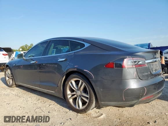 ✅ 2015 Tesla Model S 85D • VIN: 5YJSA1E24FF114924 • Lot: 85504955. Listed on Copart with 110,660 mi. Free auction sales archive from the USA and detailed vehicle history report at DreamBid. Image 2.