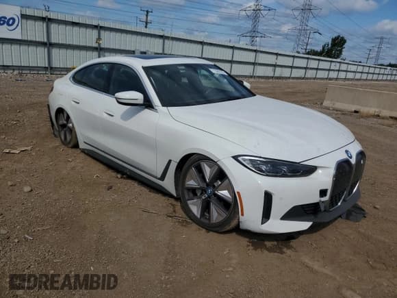 ✅ 2024 BMW i4 eDrive35 • VIN: WBY43AW05RFR82705 • Lot: 71326125. Wystawiony na Copart z przebiegiem 13 916 mil. Bezpłatny archiwum sprzedaży aukcyjnych z USA i szczegółowy raport historii pojazdu na DreamBid. Zdjęcie 4.