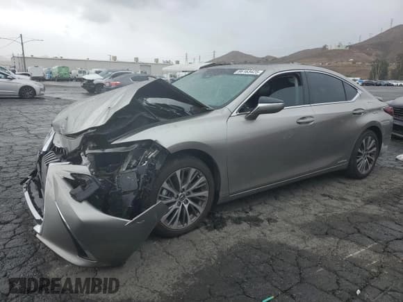 ✅ 2021 Lexus ES 300h • VIN: 58ADA1C15MU003360 • Лот: 86163425. Опубликован ранее на Copart с пробегом 30 844 миль. Бесплатный доступ к архиву аукционных продаж из США и подробный отчёт об истории автомобиля на DreamBid. Изображение 1.