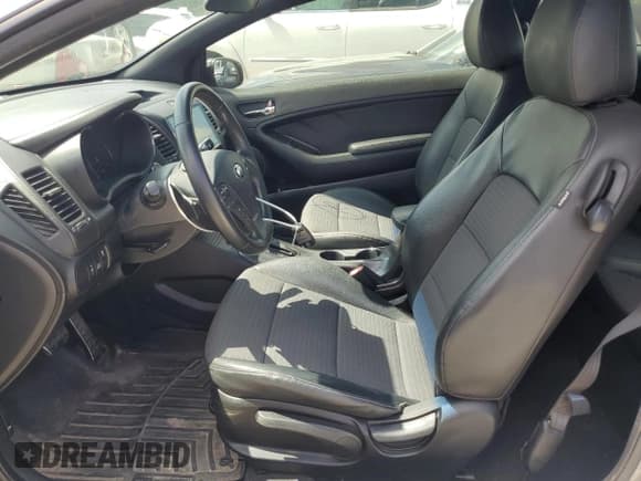 ✅ 2016 Kia Forte SX • VIN: KNAFZ6A30G5624466 • Lot: 63860095. Wystawiony na Copart z przebiegiem 107 820 mil. Bezpłatny archiwum sprzedaży aukcyjnych z USA i szczegółowy raport historii pojazdu na DreamBid. Zdjęcie 7.