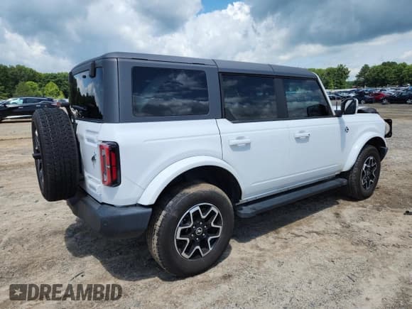 ✅ 2023 Ford Bronco • VIN: 1FMEE5BP7PLC18892 • Лот: 61346535. Опубликован ранее на Copart с пробегом 22 295 миль. Бесплатный доступ к архиву аукционных продаж из США и подробный отчёт об истории автомобиля на DreamBid. Изображение 3.