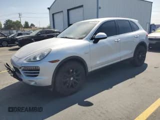 ✅ 2014 Porsche Cayenne Diesel • VIN: WP1AF2A28ELA31595 • Lot: 61804025. Wystawiony na Copart z przebiegiem 143 475 mil. Bezpłatny archiwum sprzedaży aukcyjnych z USA i szczegółowy raport historii pojazdu na DreamBid. Zdjęcie 1.