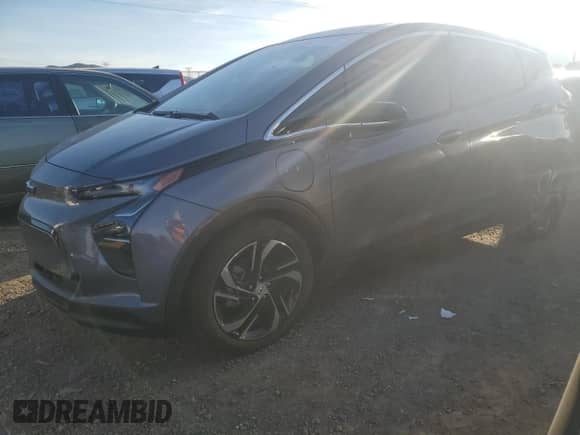 2022 Chevrolet Bolt EV 2LT z VIN 1G1FX6S04N4134556, wystawiony jako Copart lot #42897614 z przebiegiem 9 296 mil mil oraz . Historia ofert i sprzedaży dostępna na DreamBid. Obrazek 1.